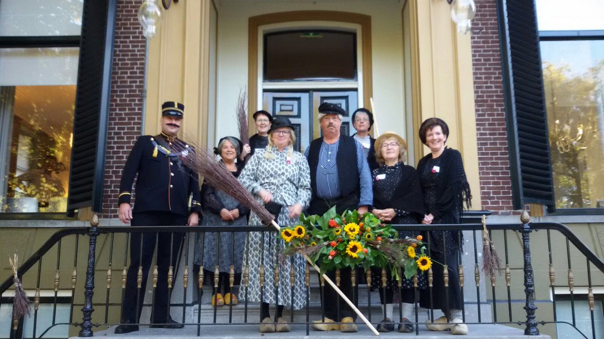JanWillem_Zwart's tweet photo. Wat een geweldige #babsendag in @achtkarspelen met een heus wâld-houwelik. Dank ook @dekruidhof @despitkeet https://t.co/CQsnB3Khzf