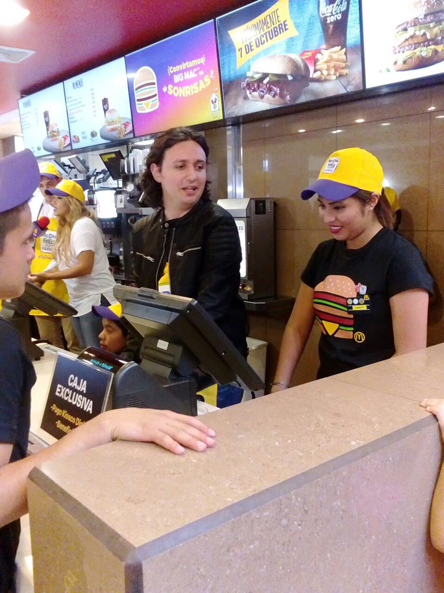 Tambordlatribu's tweet photo. El #McDíaFeliz en @McGuate de #Primma se disfruta mejor ayudando con grandes personas https://t.co/IyhMe43Xq7