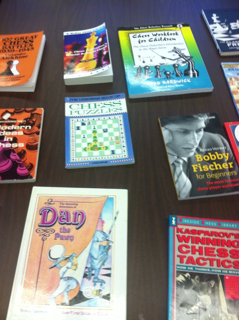 GreenfieldChess's tweet photo. We have a good selection for our book swap right now at the chess club. #chess @GPLibraryMA @ValleyNerdWatch https://t.co/npamvtveap