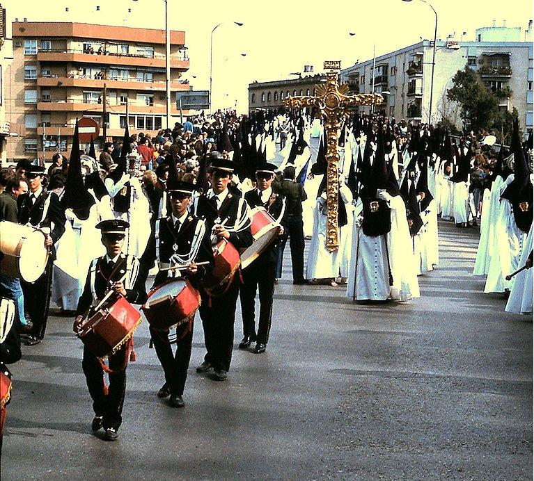 AMENcarnacion_'s tweet photo. ¿sabías que en 1991, con tan solo 5 meses de vida, nos estrenábamos en la cruz de guía de @Hdad_SanBenito?

#20octubreXXVIAniversarioAMEN https://t.co/BDWDJiDG3q