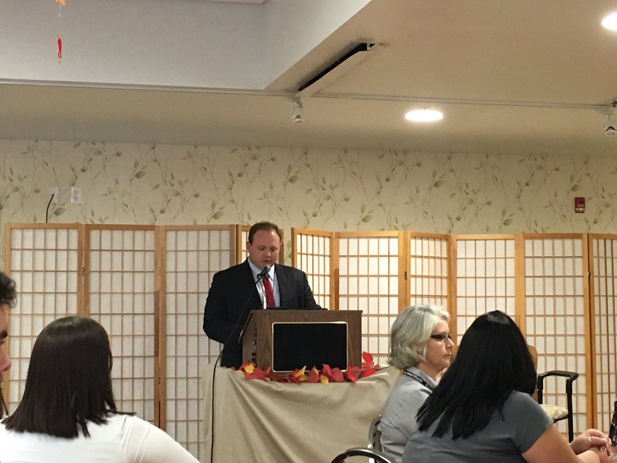 PA_OVR's tweet photo. Warren County Commissioner @bdkaff proclaims October to be #NDEAM2016! @ Warren County Dine & Discuss! #InclusionWorks https://t.co/P9jzEGyra9