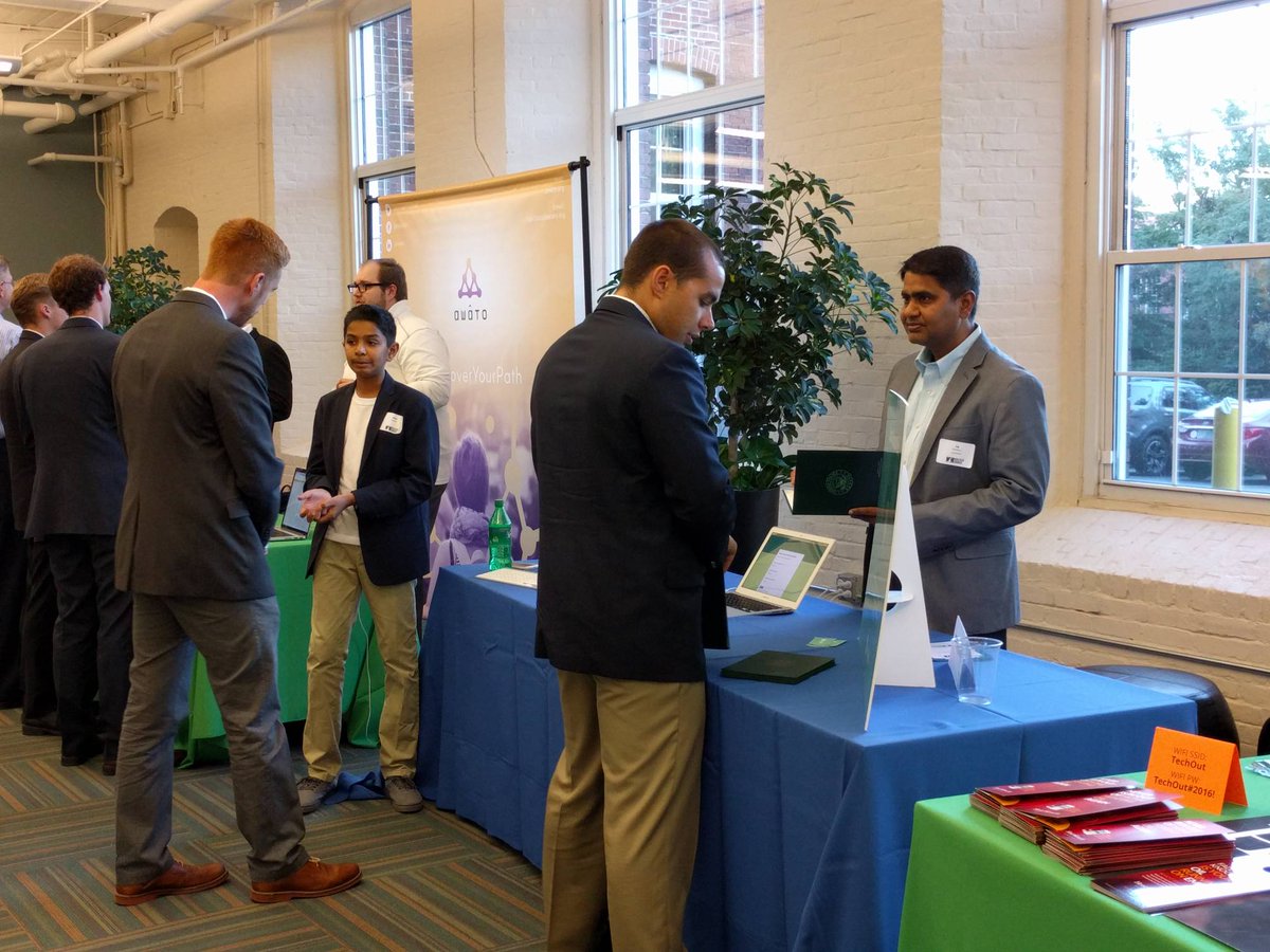 mcashion03's tweet image. Time for #TechOut16 @NHHTC @alpha_loft @DiscovrYourPath @KudosWall
