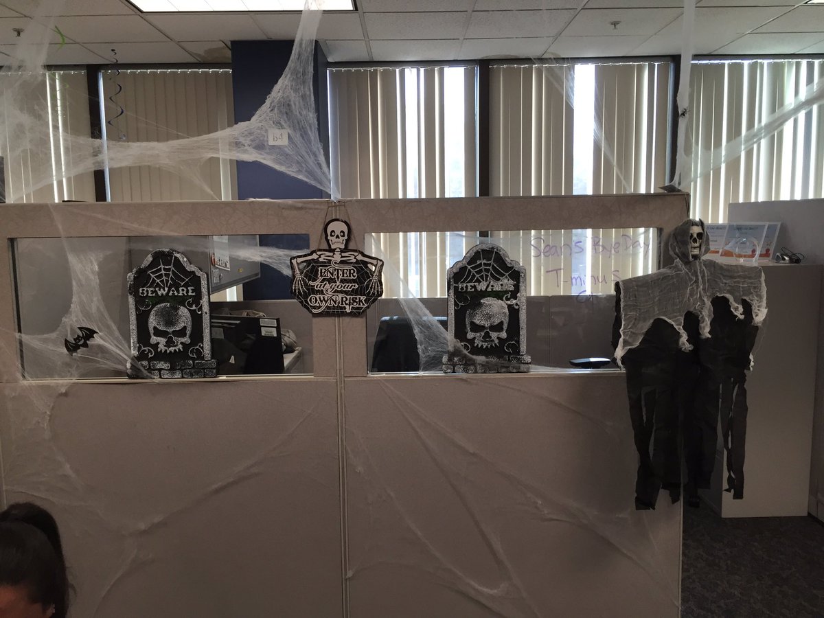 kels_andrade's tweet photo. Team Andrade selling tickets for our Haunted House! Enter at your own risk! https://t.co/6DI9jL4QT2