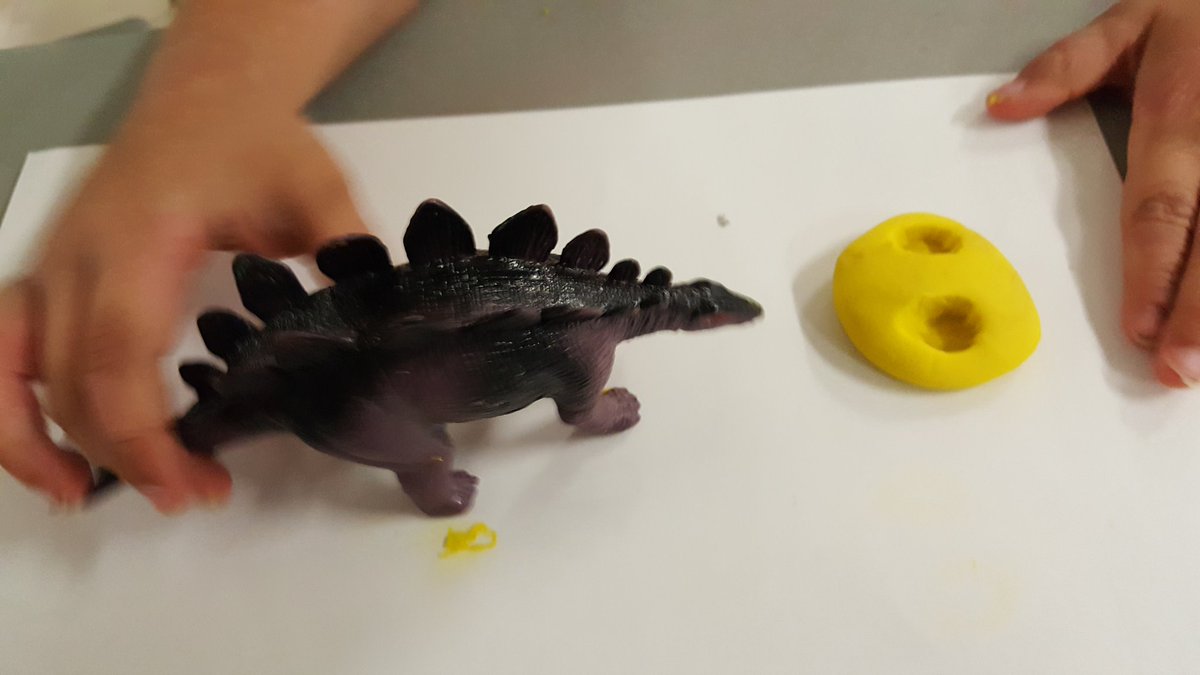 ftowerexcel's tweet photo. Thanks to Kaitlin from @LetsTalkScience at DAL for teaching us all about dinosaurs today! #ScienceMatters #dynamicdinos @EXCELHRSB @Dalnews https://t.co/KwFXgs7T8f