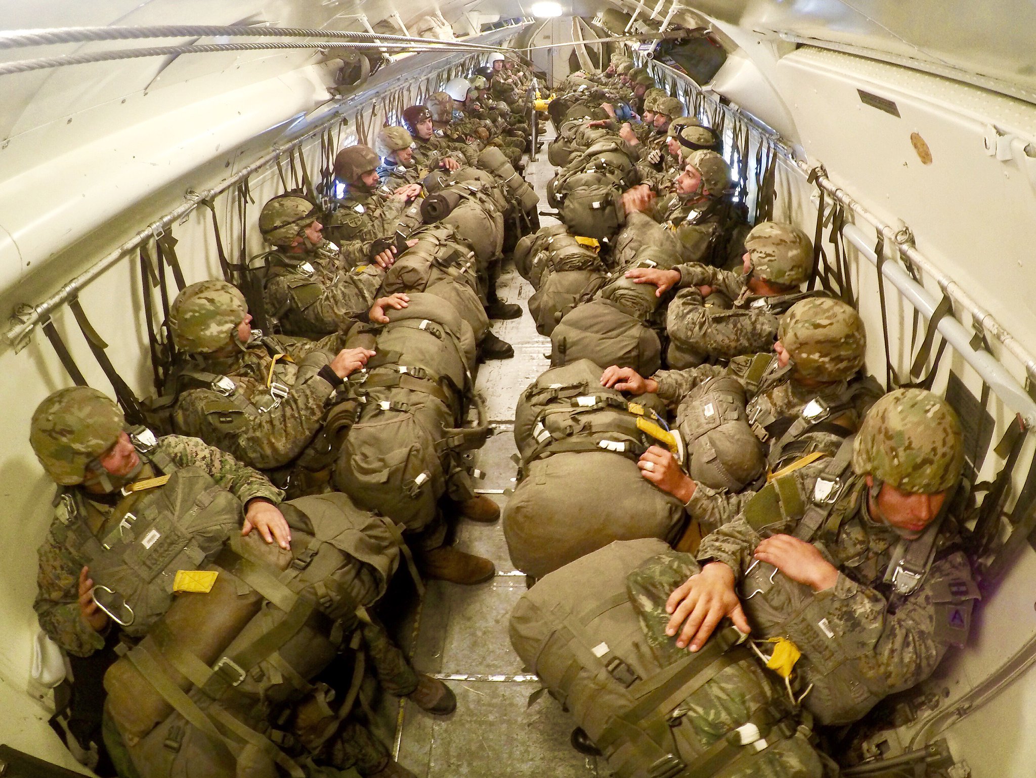 CuCa1hgW8AEDeP0.jpg:large