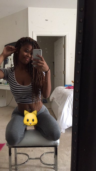 Watch princessmya😜's leaked NSFW photo on TwXstars