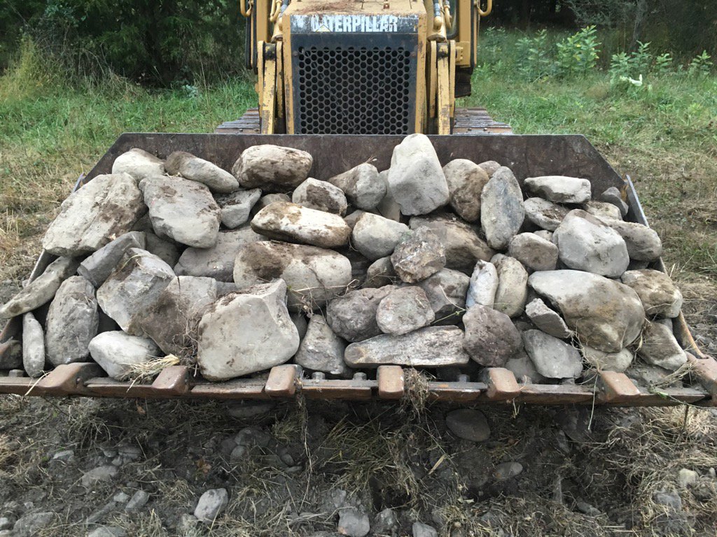 Scot_Lilly's tweet photo. Who needs a gymn when you live in the country https://t.co/XXxcf9E2oW