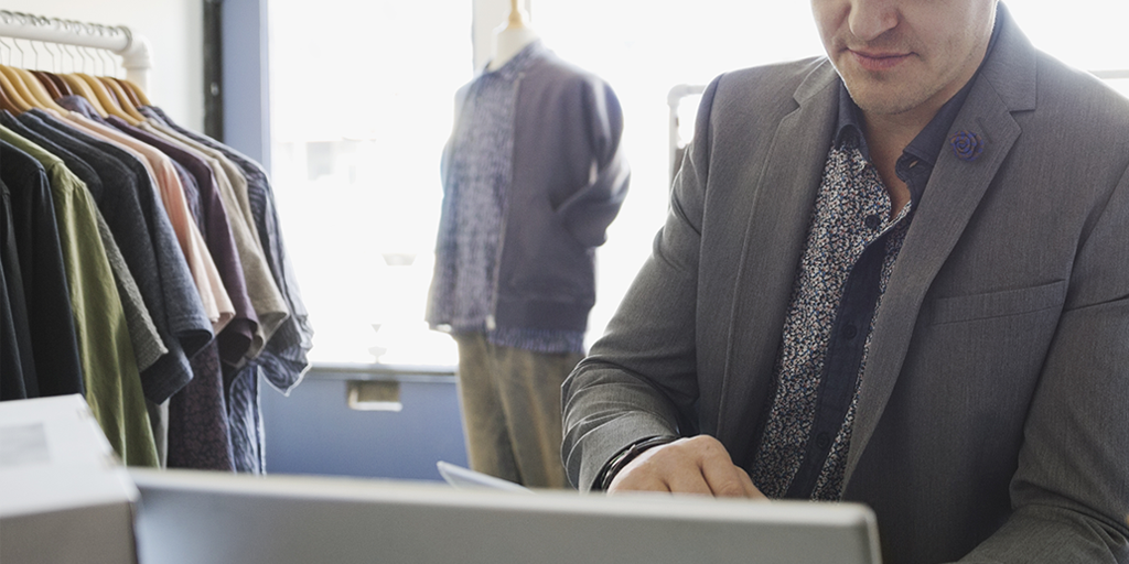 DiscoverGlobal's tweet photo. According to Nilson data, the number of fraud cases rose by 19% from 2013-15. How to protect e-commerce here: https://t.co/5bzfDjNQev https://t.co/OQgQSkFDKp