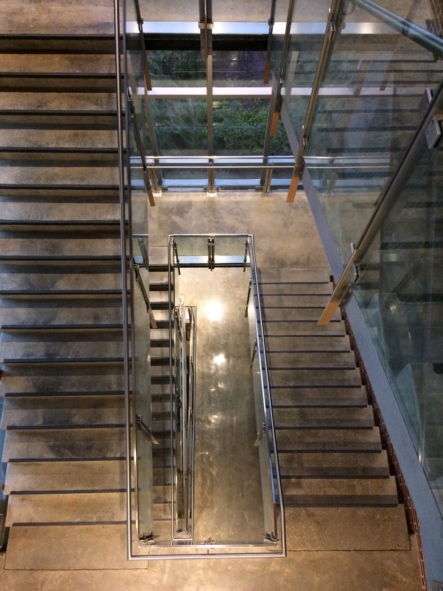 BlueHenLaurenL's tweet photo. Can anyone tell me where this spiraling #UDupclose is?! https://t.co/1oLFUFiyOv