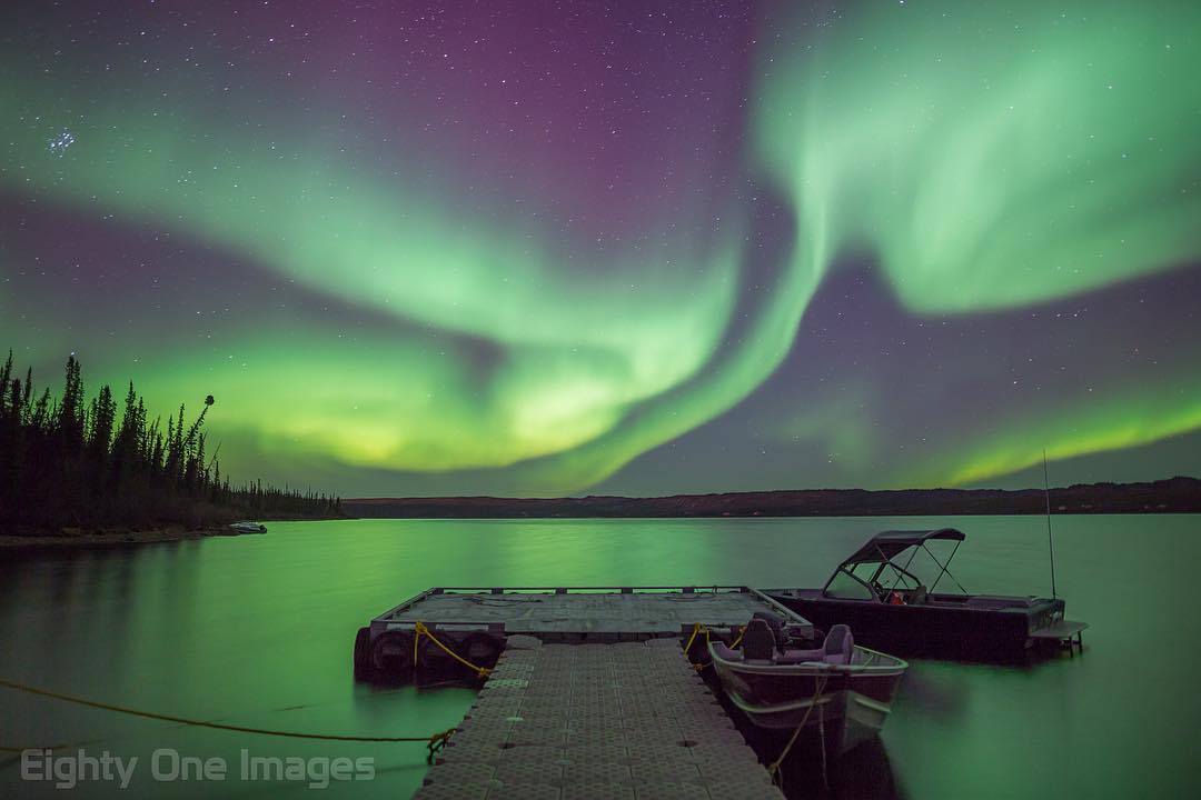 InuvikTourism's tweet photo. Dear aurora,
Thanks for spending last weekend with us. #DestinationInuvik #ExploreCanada #SpectacularNWT
(Photo: eighty_one_images, IG) https://t.co/XU1chwdqOn