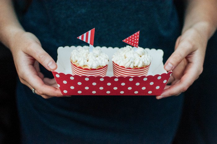 creative_pkg's tweet photo. check out our friends @MintToInspire   for these yummy Vanilla Custard Cupcakes #cupcakes #yummy #custard #papereskimo #creativepackaging https://t.co/HahZoxto49