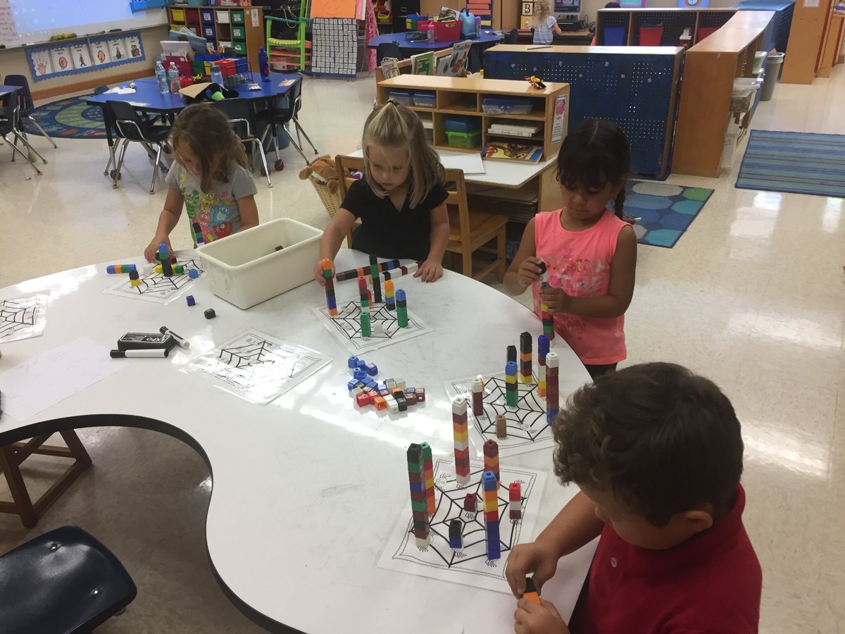 PreKKids's tweet image. Math time! #pelicanpride @PoincianaCCPS #spidermath #howtallisyourtower
