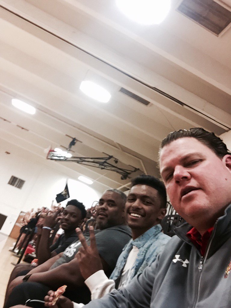 Good to see the squad out supporting <a href="/DulaneyVBall/">Dulaney Volleyball</a> this evening! #dhshoops