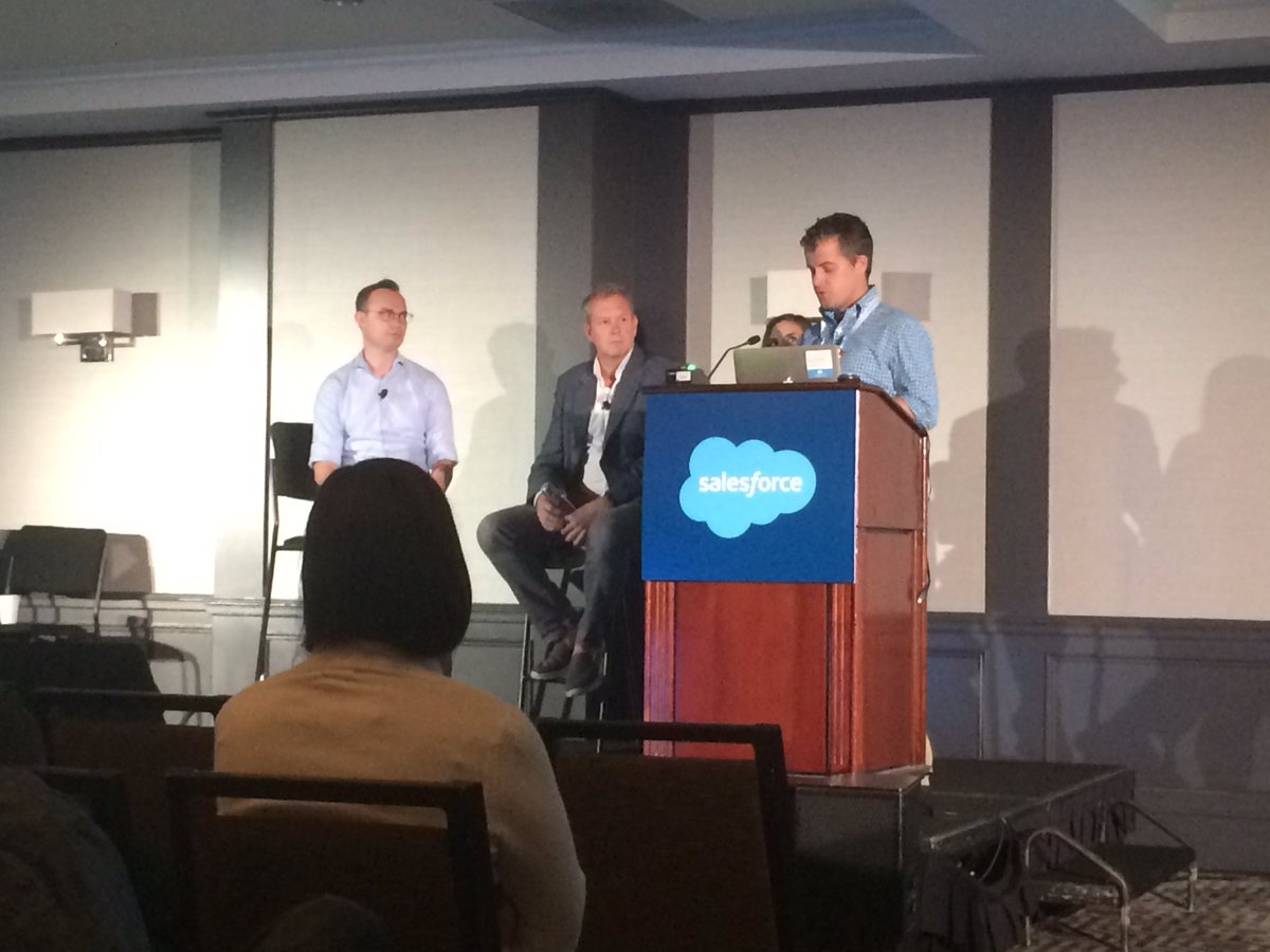 NiamhLacy's tweet photo. @freqflyer kicking off the Marketing Cloud session with @UNHCRUK #DF16NGO https://t.co/GAUD3kqI1z