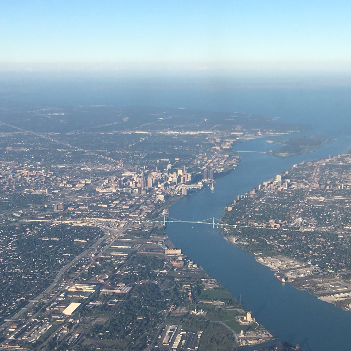 ALemonAndALime's tweet photo. #Detroit from the #Sky. Beautiful day for flying yesterday! https://t.co/mICeTDMyRC