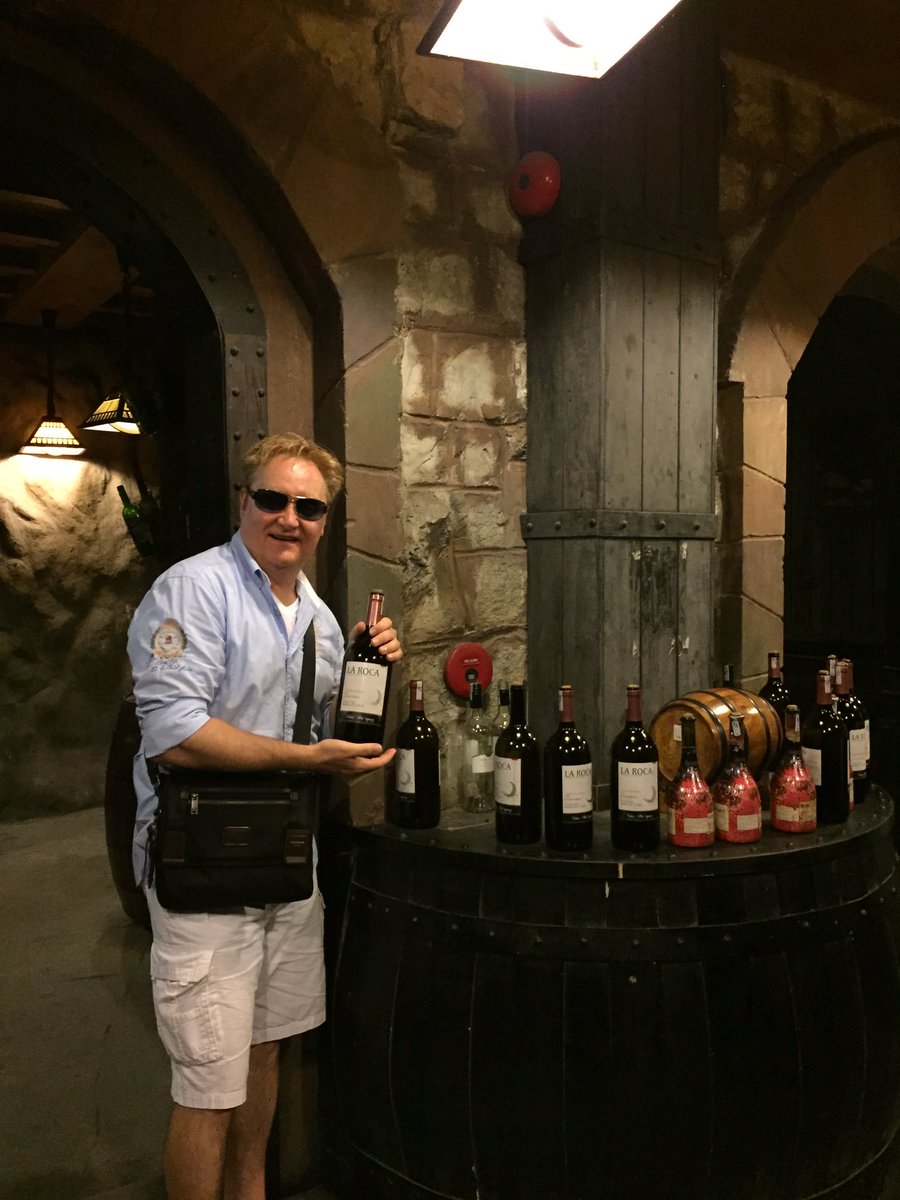 therealTommyOMG's tweet photo. The wine vaults of Ba Na Hills. https://t.co/l0y6yEKIIH