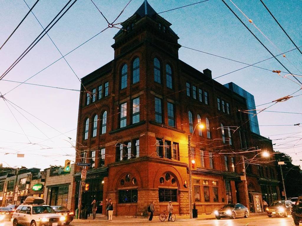 RiversideBIA's tweet photo. Say hello to the new face of Riverside's historic Broadview Hotel! Find us at the monument… https://t.co/ihzKdlvOH2 https://t.co/8dfLwQvW5e