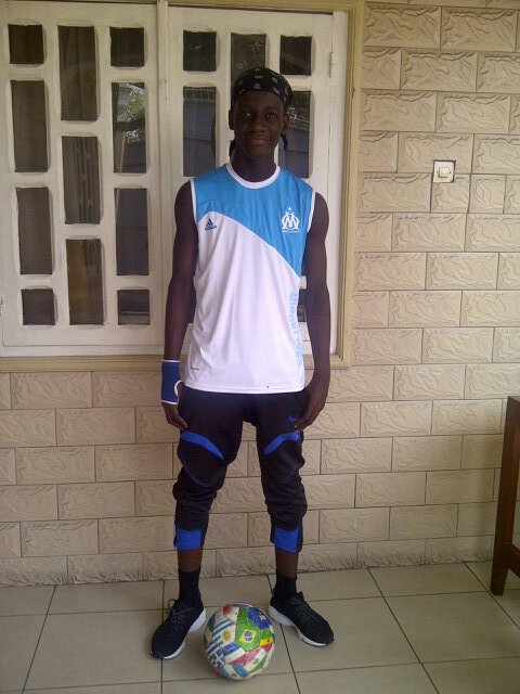 7Andrezinho_AJH's tweet photo. @76Henrynho à l'entraînement avec moi et @J10_Freestyle @AJH_FOOT https://t.co/5eRM4aI7TN