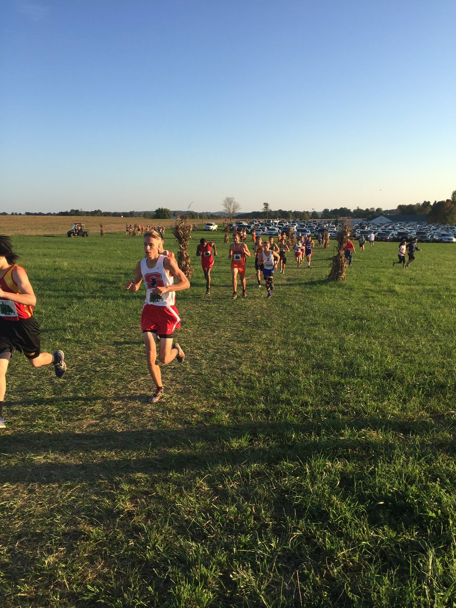 ZHS_track's tweet photo. Great race by the boys tonight @ Backwoods Fest 2 Miler https://t.co/Fyl2ORP9cZ