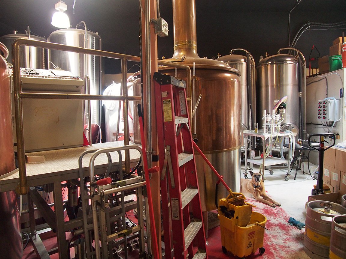 Comfortable brewpub w/ good burgers, salads, &amp; more. 11 taps. Tranquility IPA: classic west coast style, citrusy/piney - good! <a href="/MoonBrewery/">The Moon Under Water Brewery, Pub and Distillery</a>