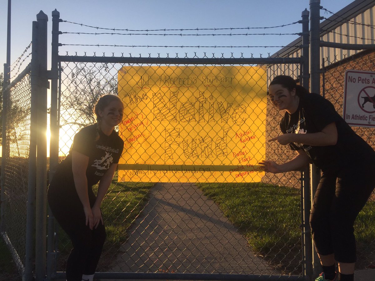 EHSStuCouncil's tweet photo. Powder Puff at 7! Be here! #TheNativeFund #Support #ehshoco16 #ehawkpride https://t.co/fxLoMHL3LF