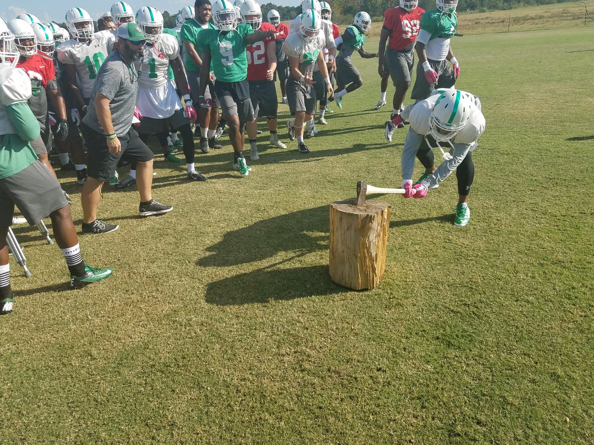 WeevilFootball's tweet photo. RB Marcus Lemoine Jr chopping some wood!
#EatEmUp 
#ChopWoodCarryWater https://t.co/RuXHfAROsu