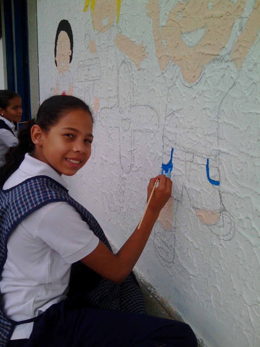 ner_359's tweet photo. #untoquedecolor con alegría nuestros niños y niñas realizando murales @joandues @SilvaEleazarL @MunicipioSC https://t.co/LzhllwVBee