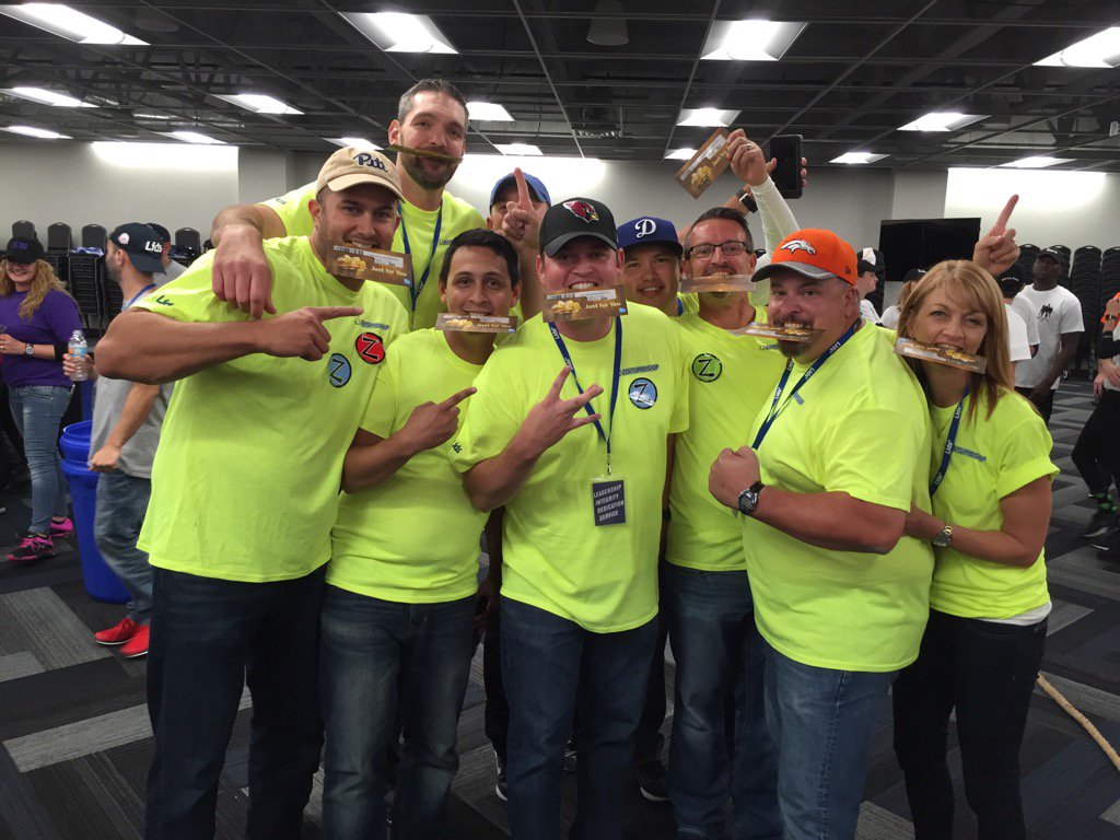 JeffPearsonLids's tweet photo. @lids @Jersey_City Gold Medal tug of war winners. #LidsVision2020 https://t.co/5WcU1EMXxj