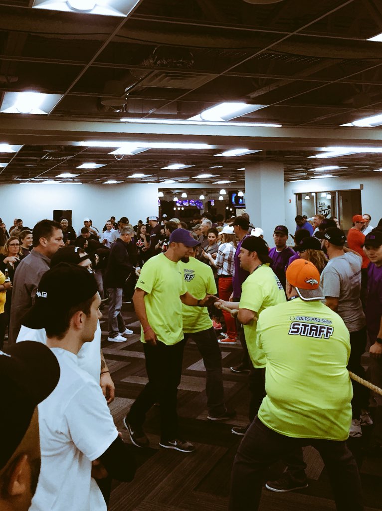 JohnniD's tweet photo. TugOWar @lids HQ #LidsVision2020 https://t.co/hjpv6mcNyq