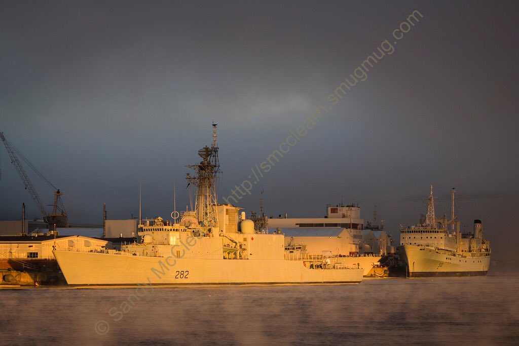 sandymcclearn's tweet image. Last of the Old Guard: ATHABASKAN &amp;amp; PRESERVER are the only HMC Ships commissioned prior to 1992 still in service. #RCNavy @RCN_MRC