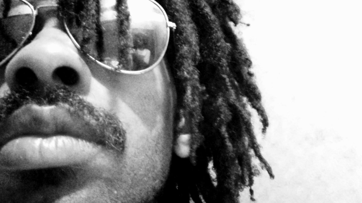 Gemini_Blaze's tweet photo. quick pics: #Stylish #Locklife #Dreadlocks #Ether9 #Photography #Afrofuture thought https://t.co/UtJ1fCSjei