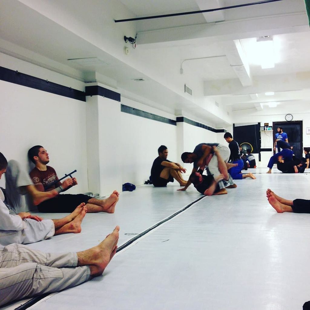 LinjaLinbot's tweet photo. Mat hangouts. π #bjj #unitybjj #ifttt #nyc https://t.co/c7Iqlvulvc https://t.co/fTe8nWj20M