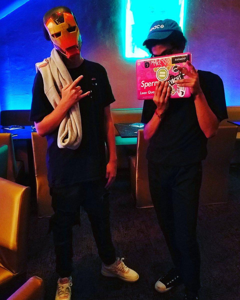 BlueLambCuisine's tweet photo. Thank U @itndylAn &amp; @OFFICIALiiiai 4 a #Fantastic #HappyHour #FoodArtMusic #bluelambcuisinevip style #vleevents #livemusic #DrinkSpecials https://t.co/zxLumADwgt
