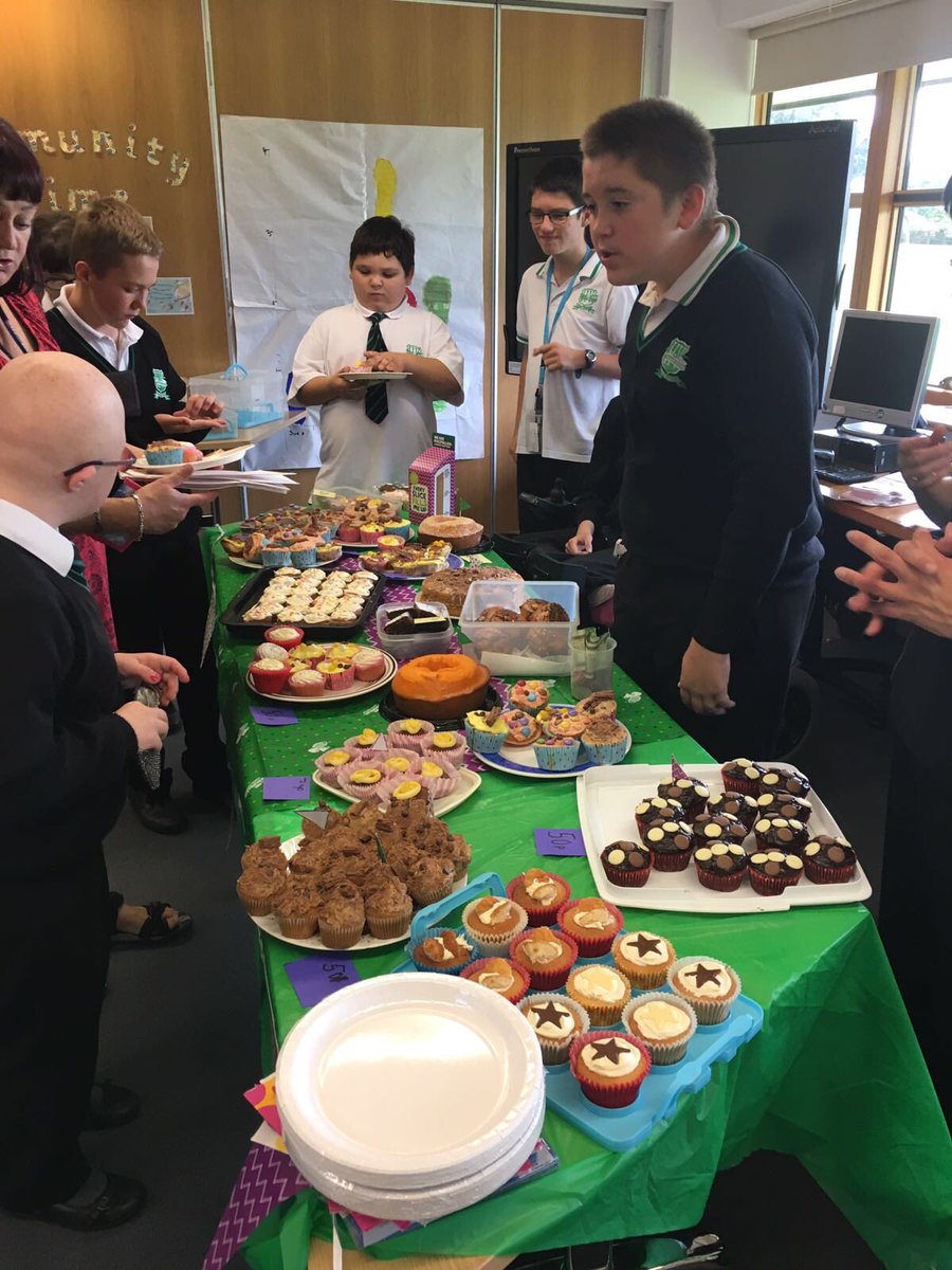 <a href="/MAL_SEN_Jersey/">Mont a l'Abbe School</a> @Macmillanjersey Class 11 pupils have raised £80.90 selling cakes to friends🍰