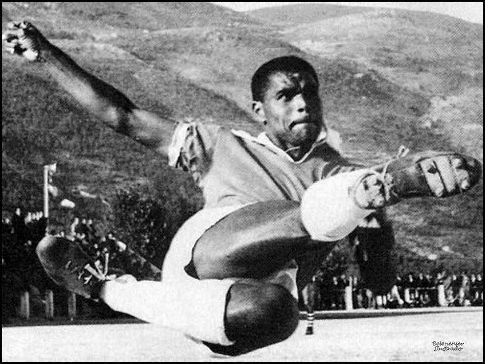 OldFootball11's tweet photo. Sebastião Lucas da Fonseca known as '#Matateu' in action for Belenenses during #SportingCovilhã vs #Belenenses (1-1) #Portugal (1961) https://t.co/u0oC1UOgAi