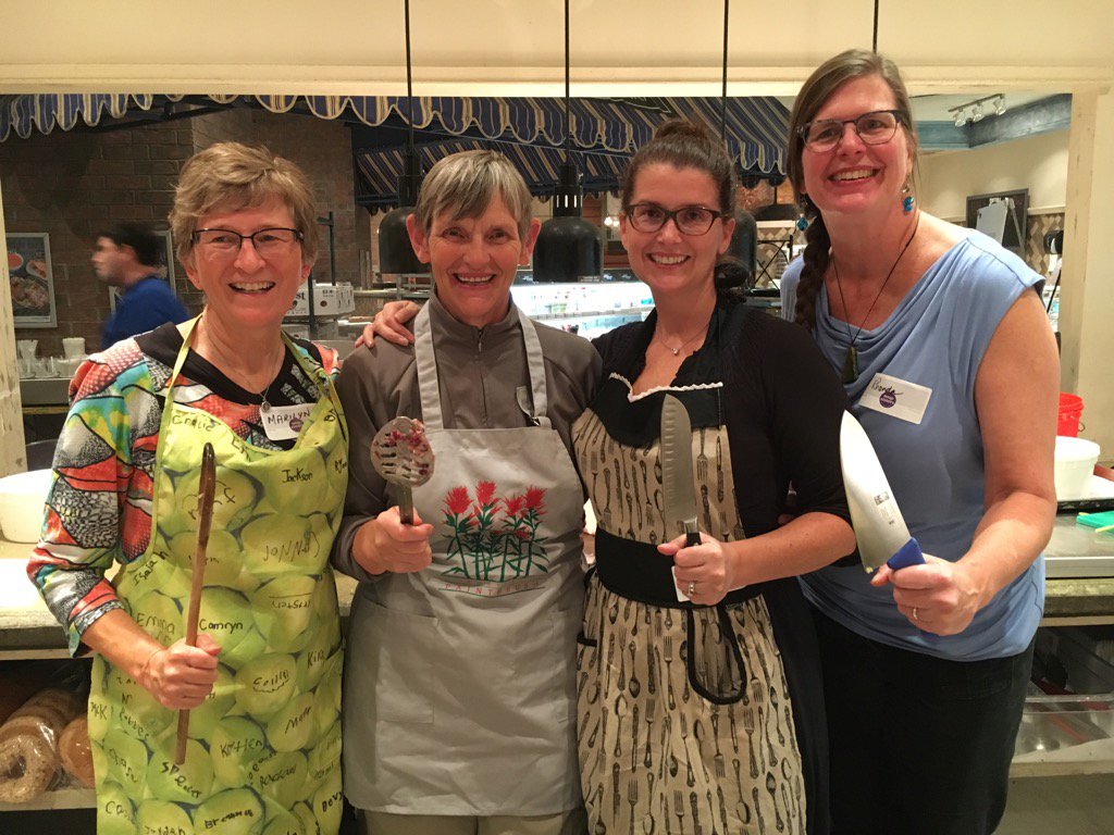 thumbbelina's tweet photo. Soup Sisters #techgals @rljessen @marilynsteier @Edach https://t.co/6DwnBj4OF9