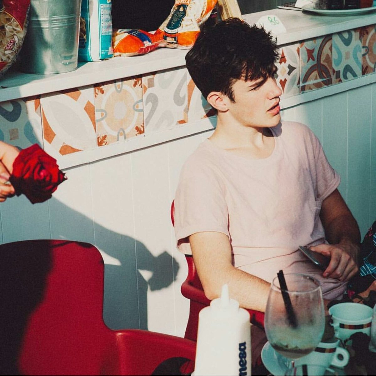 jacinta__'s tweet photo. happy birthday 💗  @AaronCarpenter #18 😊 https://t.co/q0pkEBCmer