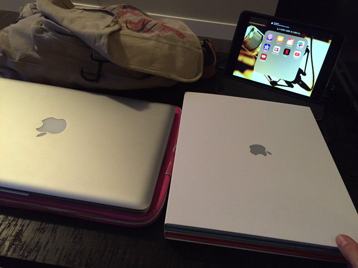 Jenndalen's tweet photo. So I like Apple Products...yes photo was also taken with an iPhone... #macobsession 🙈 #notmyfault https://t.co/ejhNtuaR7B