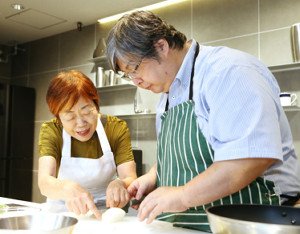 斎藤雄介記者が料理に挑戦する 雄介パパのおうちごはん 前回は子供受けしない イワシの梅煮 を作ってしまったが 今回はみんな大好きなハンバーグに挑戦 今度こそ パパ料理うまい と言わせるぞ 読売新聞オンライン Scoopnest