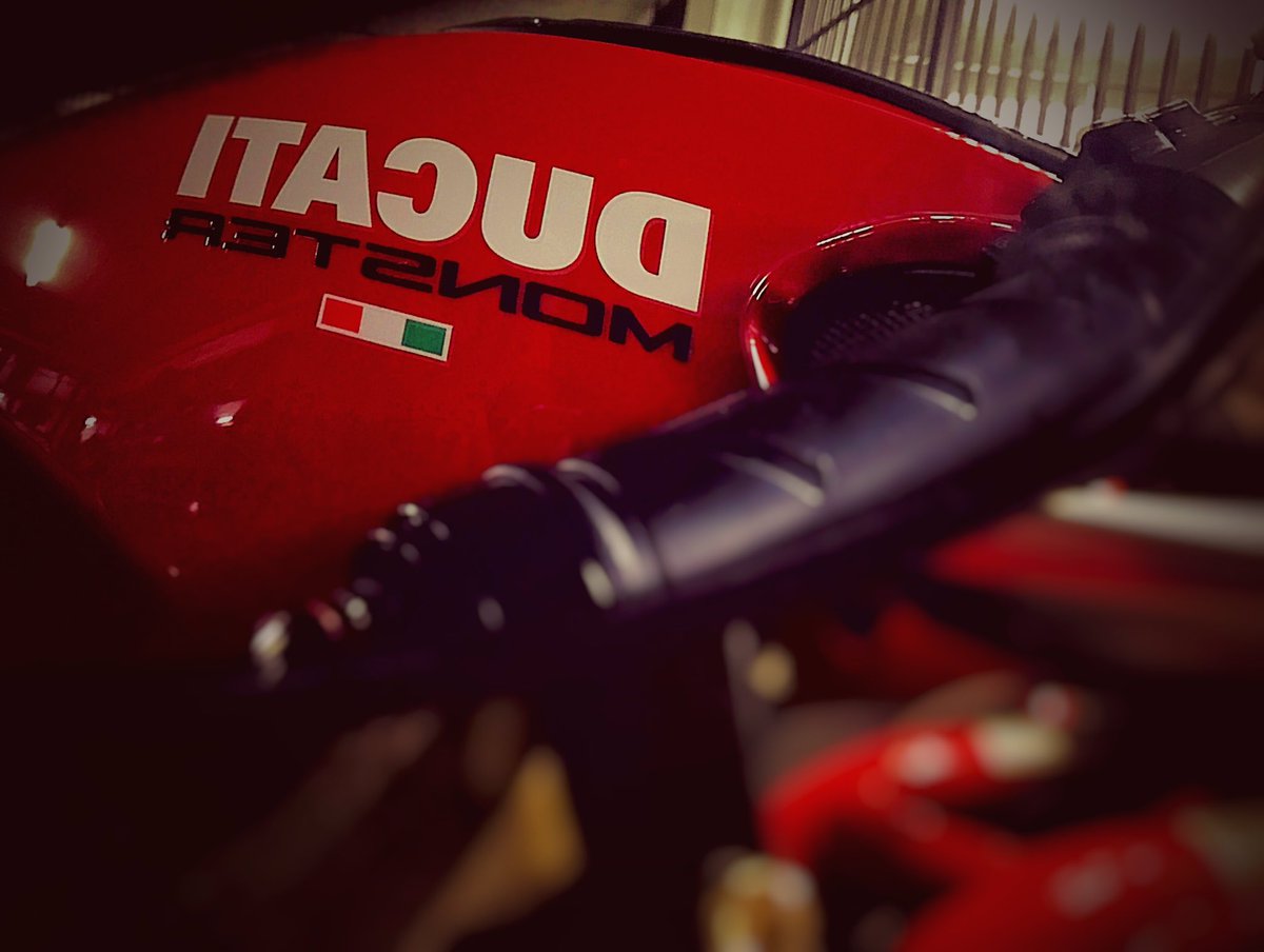 agaveheart's tweet photo. One of the best ways to relax is to feel the wind in your face while listening to the purr of a Ducati makes. #Ducati https://t.co/Yka9XuzQZe