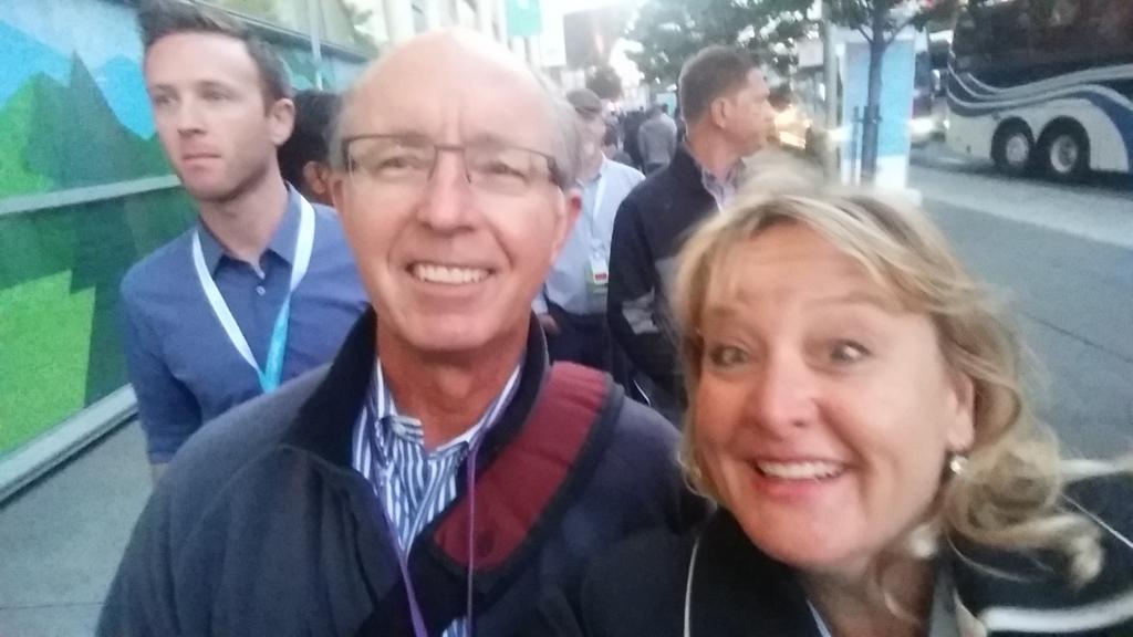 kmbrleestephens's tweet photo. #Dreamfest waiting for the shuttle with my new pal Ephraim from #adaptiveinsight https://t.co/23JZjRrOmN
