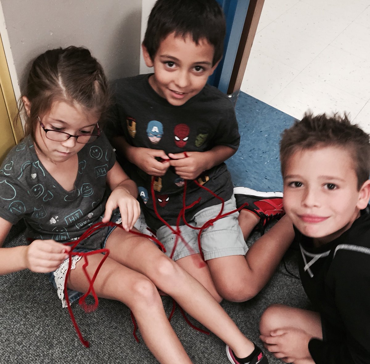 krloyd1's tweet photo. Fun with Steam Bins! #donald_es #LISDthrive https://t.co/aF87nygaRw