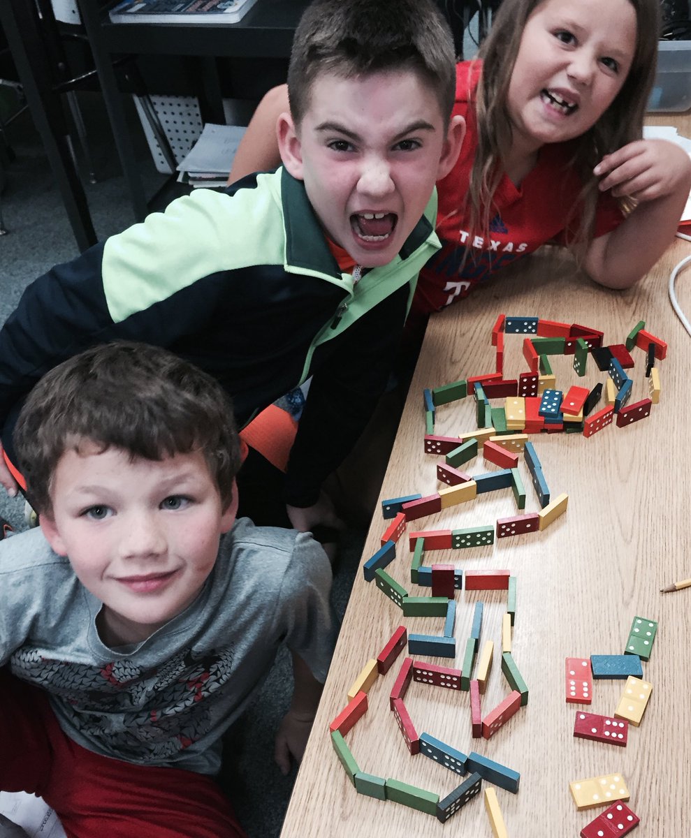 krloyd1's tweet photo. Fun with Steam Bins! #donald_es #LISDthrive https://t.co/aF87nygaRw