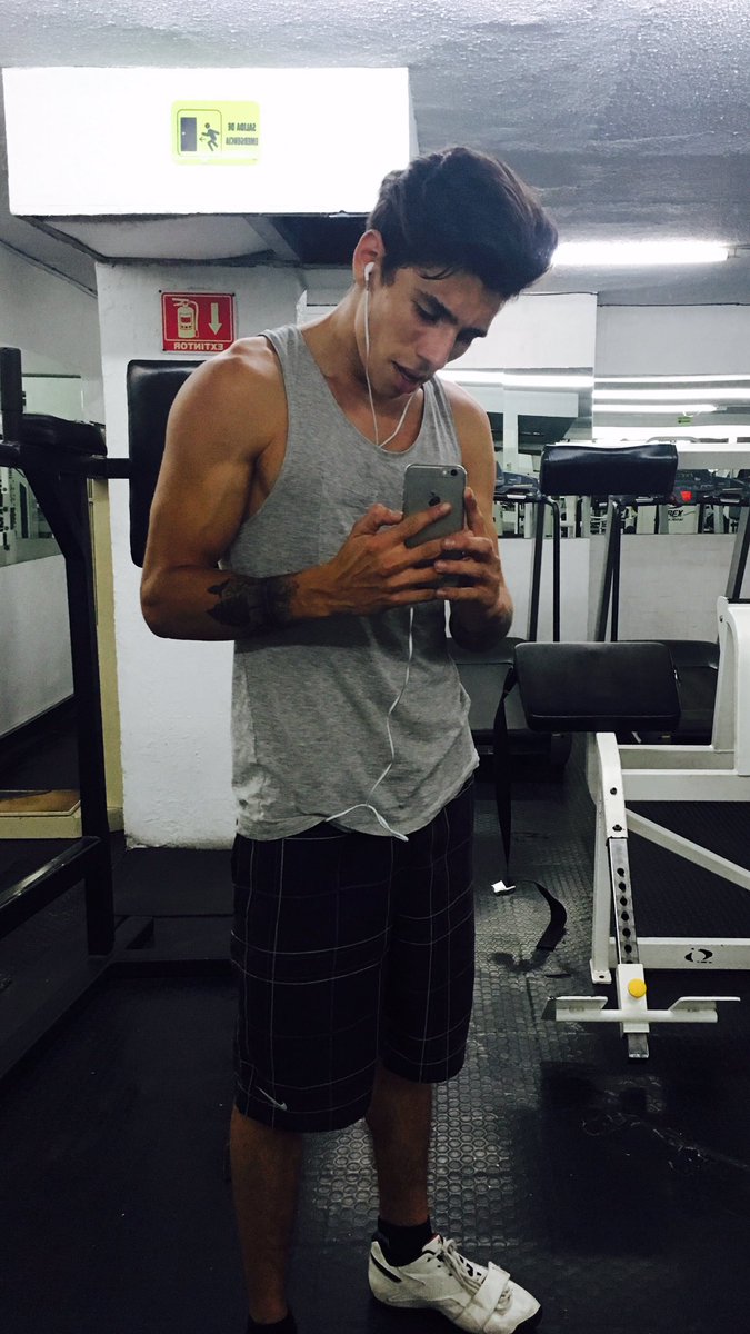 Sebashua's tweet photo. Ya salí del gym 💪🏼 si no hay foto no cuenta 😂 https://t.co/c2Ba5Hr9JO