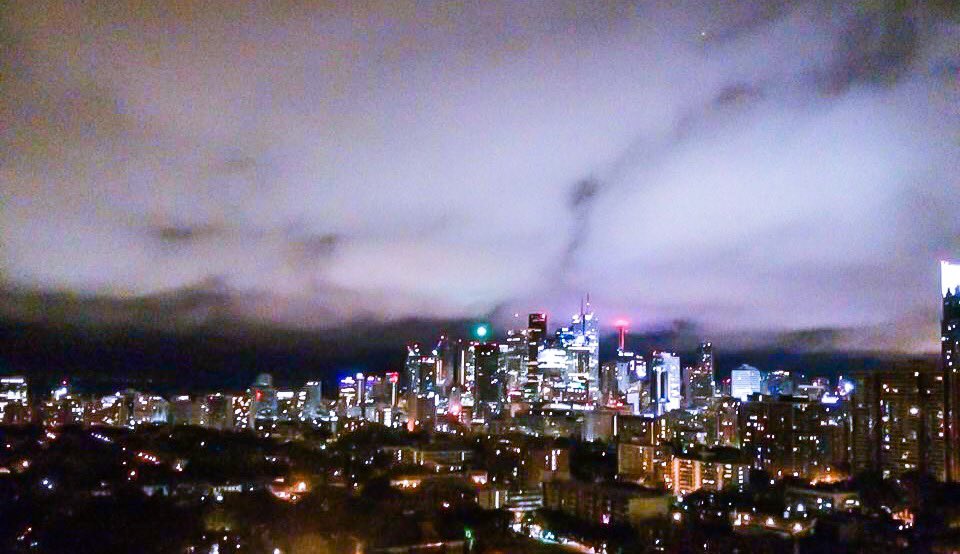 PoloIzquierdoTO's tweet photo. #TorontoSkyline from my balcony, 2 days ago, clouds as thick as cotton, clouds as high as dreams, #SweetDreams Twitter world https://t.co/NyvbeOabQD
