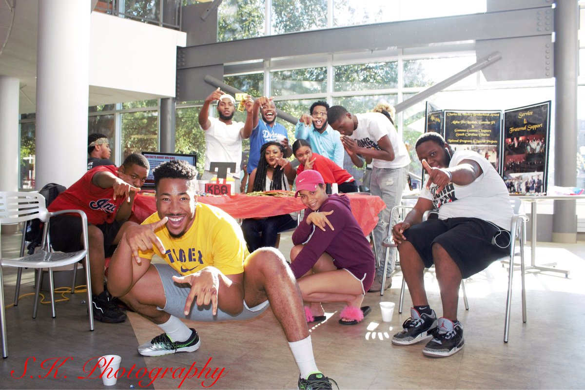 Big Flash tweet media