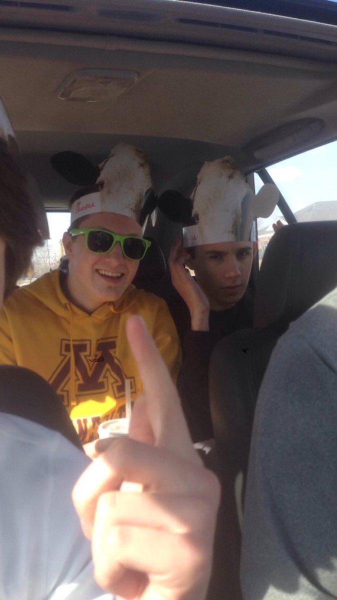 _JoeyStock_'s tweet photo. Happy birthday bro! Have a fun night tonight :)#waka @Baylor_Frantz https://t.co/NOIdKuQBd2