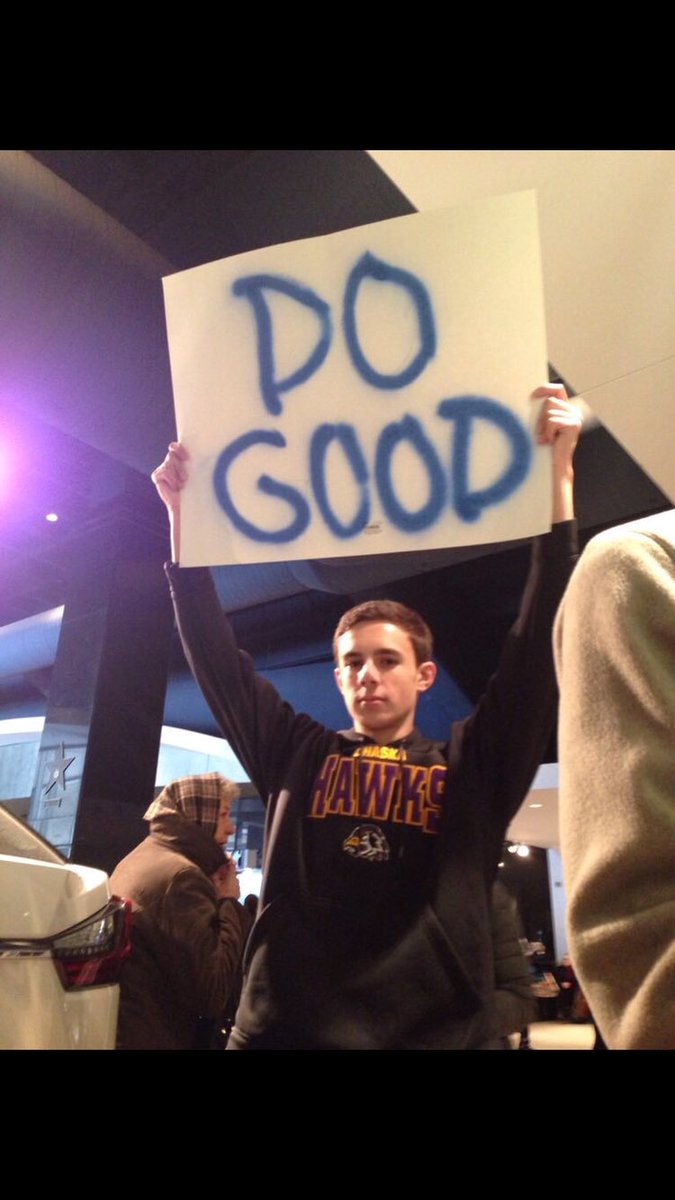 _JoeyStock_'s tweet photo. Happy birthday bro! Have a fun night tonight :)#waka @Baylor_Frantz https://t.co/NOIdKuQBd2