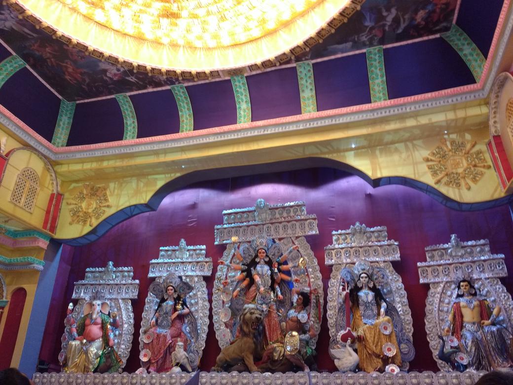 me_mishuka's tweet photo. Here is Durga Ma from College Square
Kolkata :)
Subho Panchami 😊
@preetikatweets come to kol for puja ❤😘😛 https://t.co/rejR8d8oVN