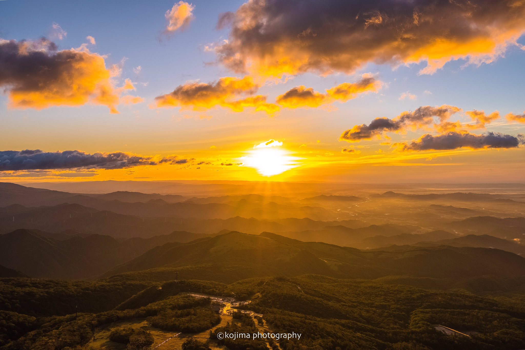 ꮶꮎjꭵmꭺ 麺スタグラマー 日光霧降高原キスゲ平園地からの日の出が美しすぎた イメージは 黄金 日光 霧降高原 キスゲ平園地 日の出 ファインダー越しの私の世界 栃木写真部 T Co 15dywfaa54 Twitter